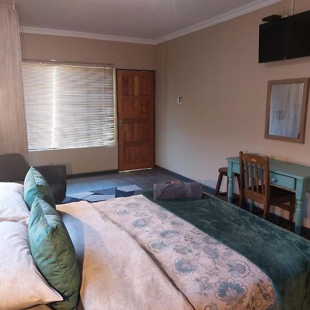 Wisteria Lane Guesthouse Postmasburg 外观 照片