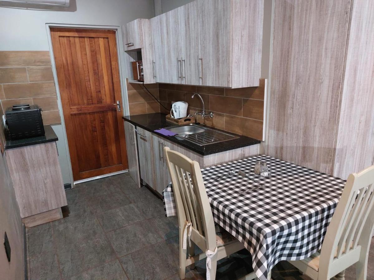Wisteria Lane Guesthouse Postmasburg 外观 照片