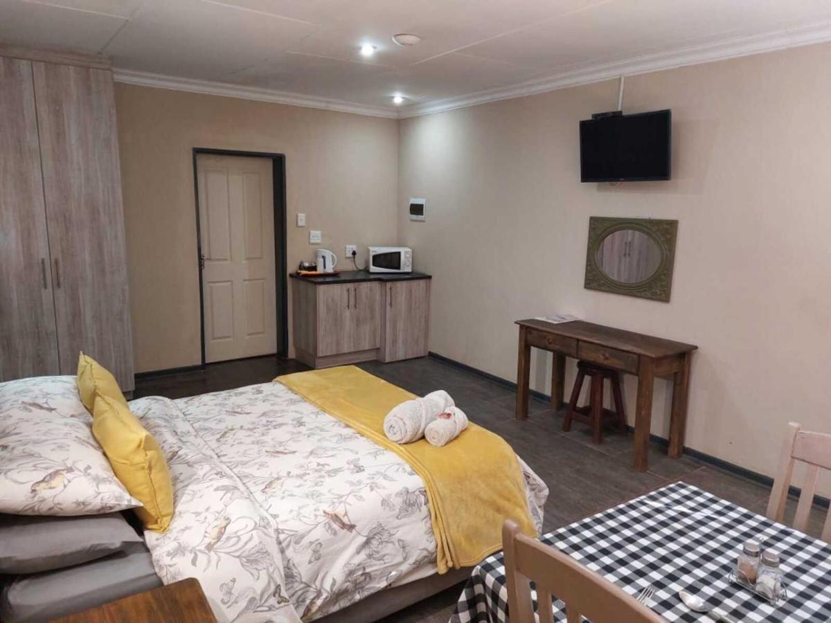 Wisteria Lane Guesthouse Postmasburg 外观 照片