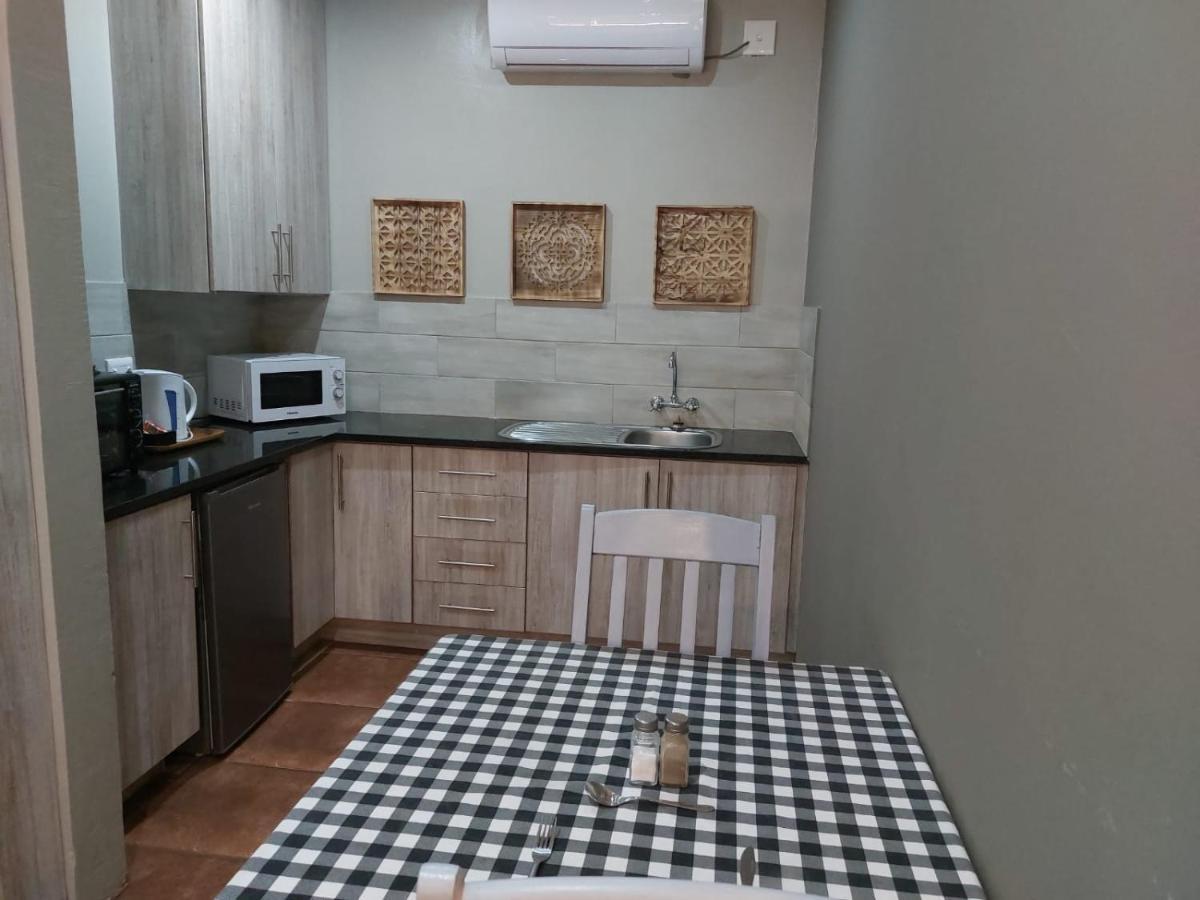 Wisteria Lane Guesthouse Postmasburg 外观 照片